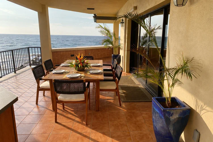 Kona vacation rental outdoor dining